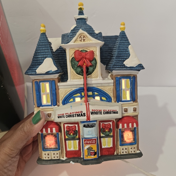 Coca-Cola Christmas Village Town Square Movie Theater Collection Lights Up - Picture 6 of 13